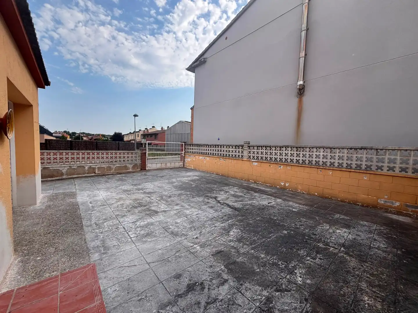 Terrassa de Casa adosada en venda en Campllong amb Aire condicionat i Terrassa