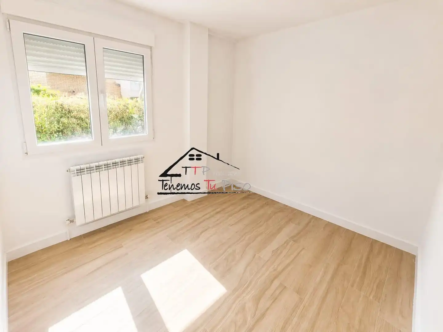 Bedroom of Flat for rent in Zaragoza  with Air Conditioner, Heating and Parquet flooring