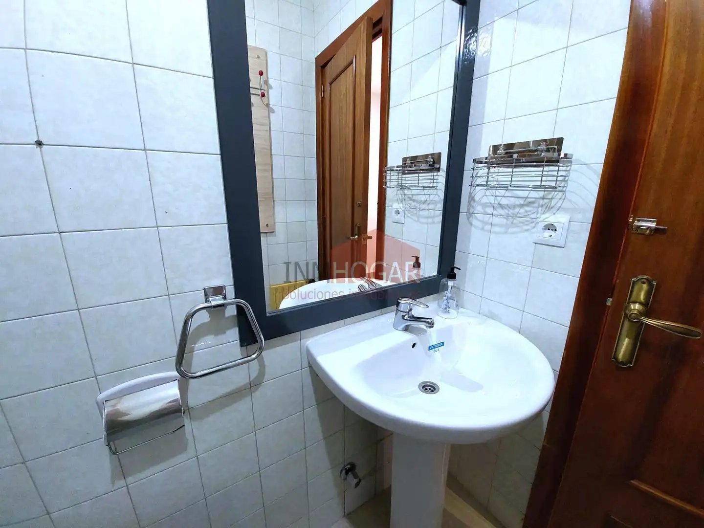 Baño de Piso en venta en Ávila con Calefacción, Terraza y Trastero