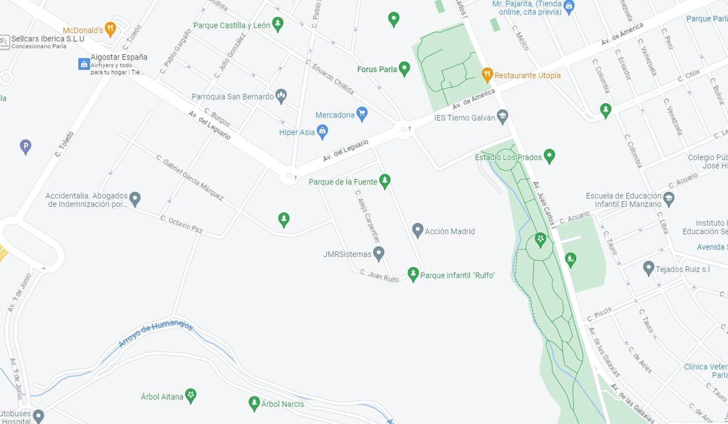 Vista exterior de Casa adosada en venda en Parla