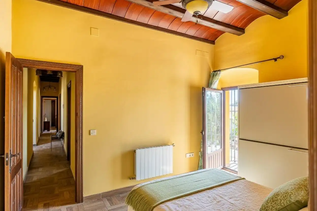 Habitación de Finca rústica en venta en Carmona con Calefacción, Jardín privado y Terraza