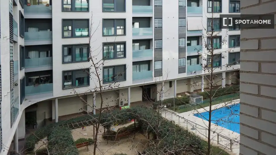 Exterior view of Flat for share in Madrid  with Air Conditioner, Heating and Terrace