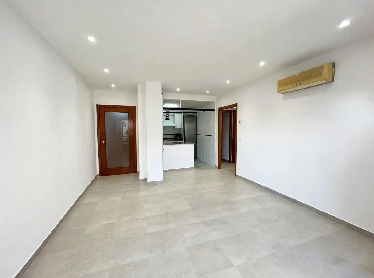 Flat with terrace for sale in Nucli Urbà, imagen 4