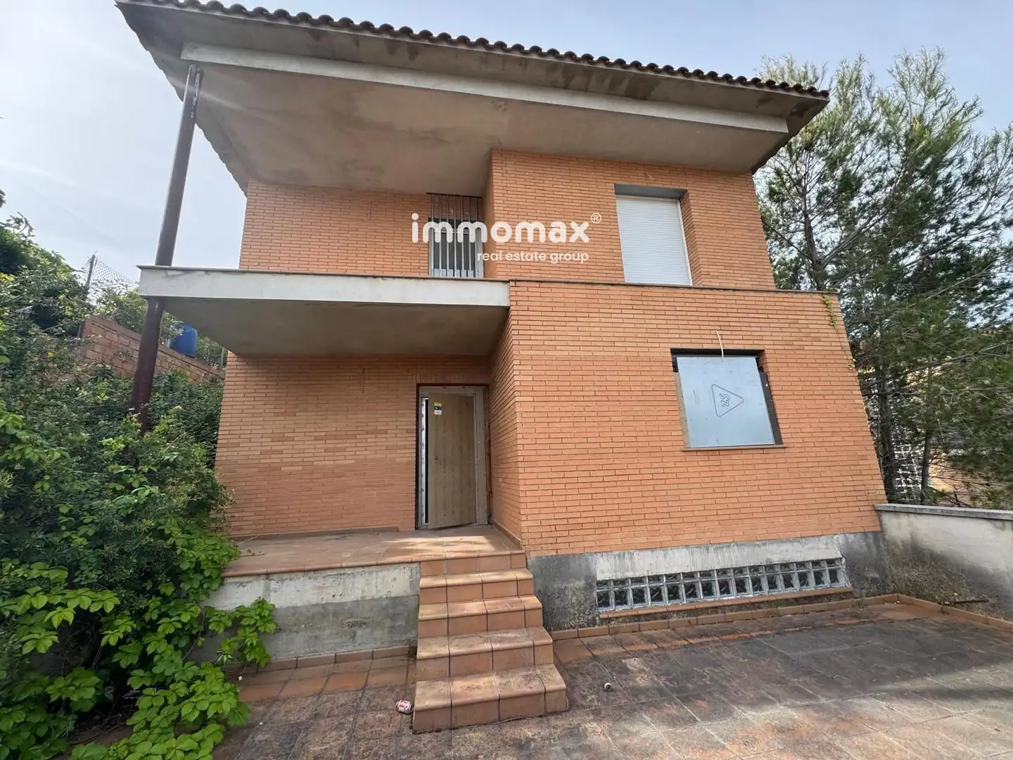 Vista exterior de Casa o chalet en venta en Vallirana con Terraza