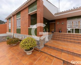 Vista exterior de Casa o xalet en venda en Viladecans amb Calefacció, Jardí privat i Terrassa