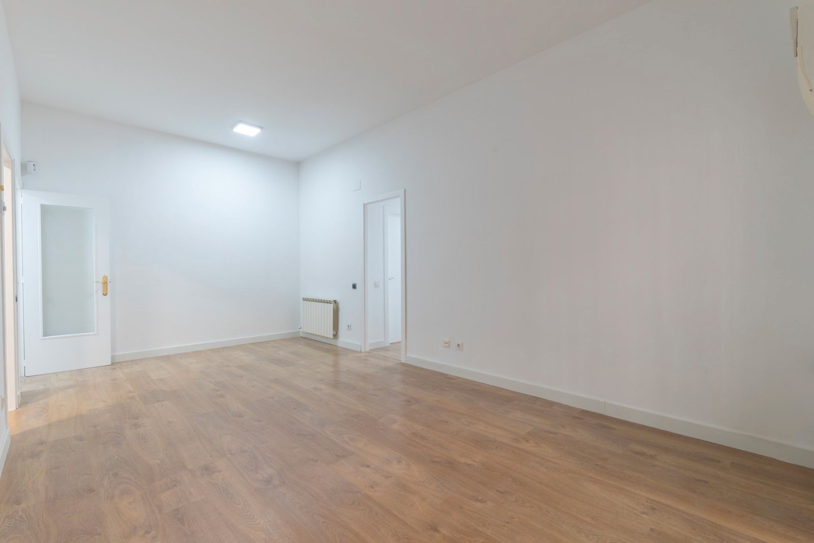 Flat for sale in  Barcelona Capital  with Heating