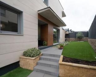 Vista exterior de Casa o xalet en venda en Boadilla del Monte amb Aire condicionat, Calefacció i Terrassa