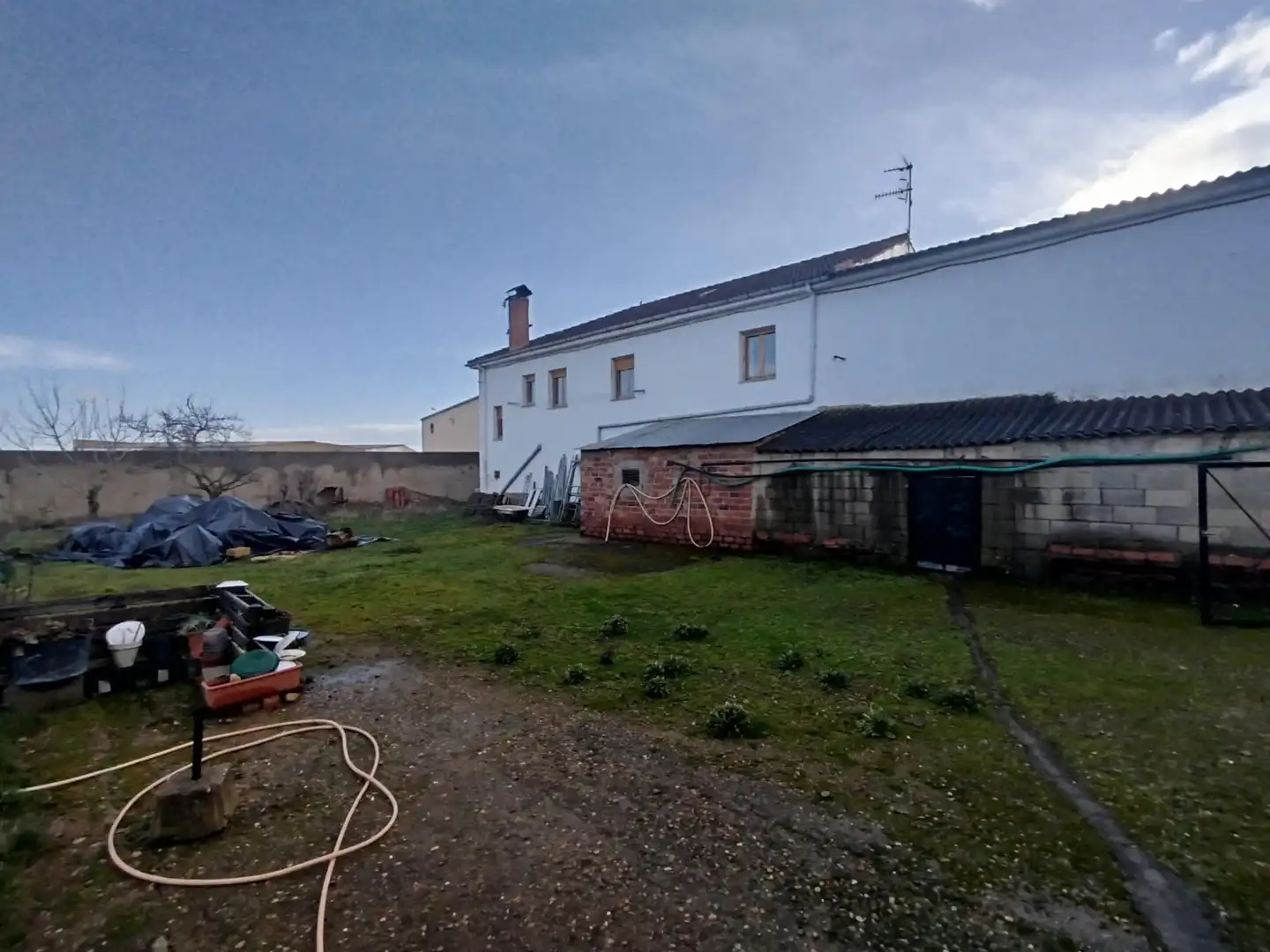 Casa o xalet en venda en Onzonilla amb Calefacció, Jardí privat i Parquet
