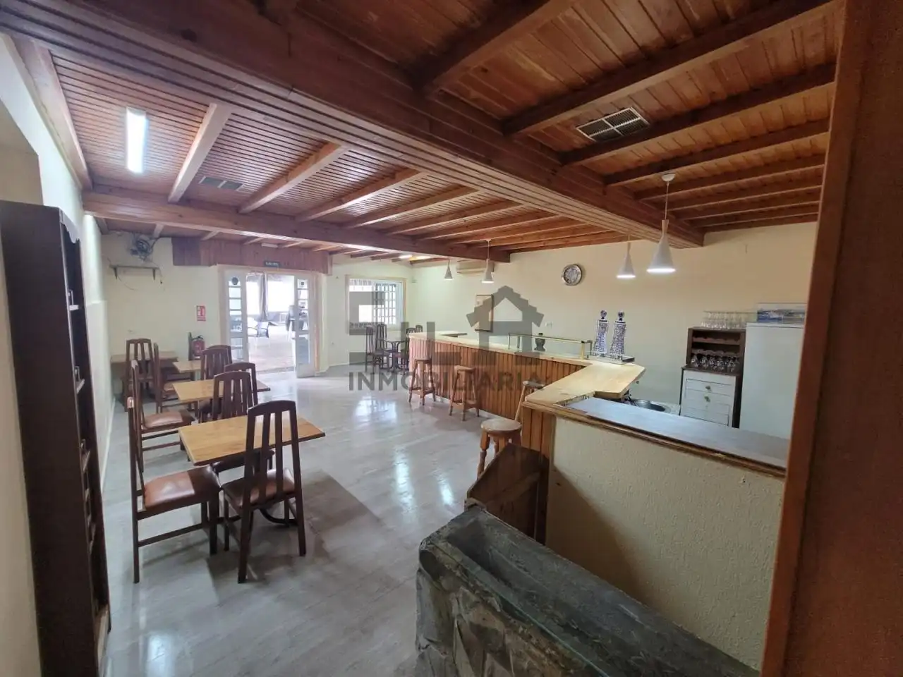 Local de alquiler en Coles con Aire acondicionado, Terraza y Amueblado