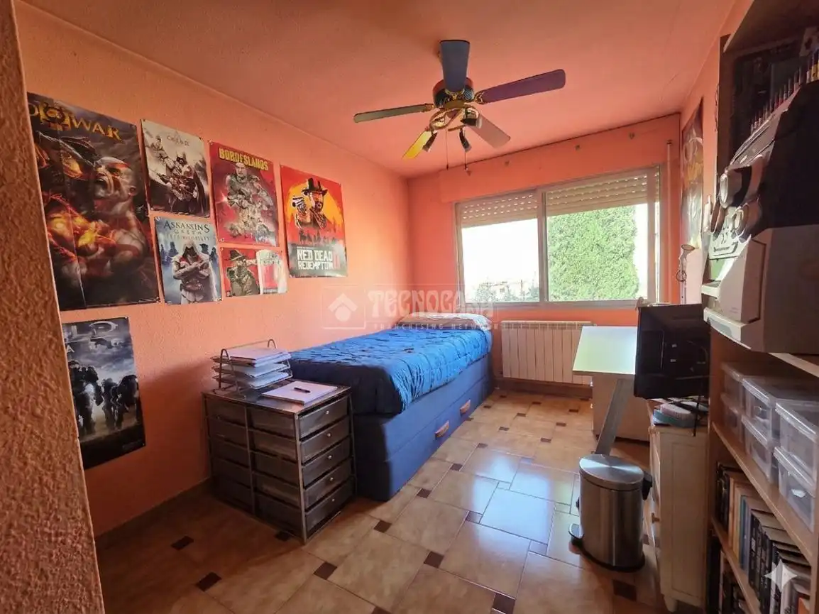 Bedroom of Detached homes for sale in Velilla de San Antonio  with Heating, Private garden and Terrace