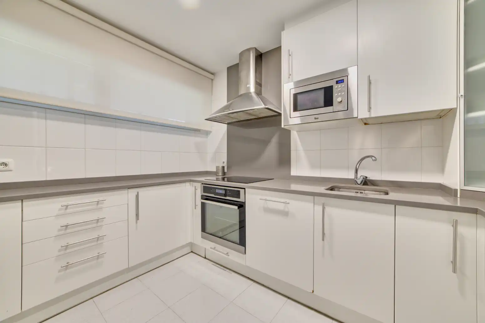 Cocina de Piso de alquiler en  Pamplona / Iruña con Calefacción, Parquet y Trastero