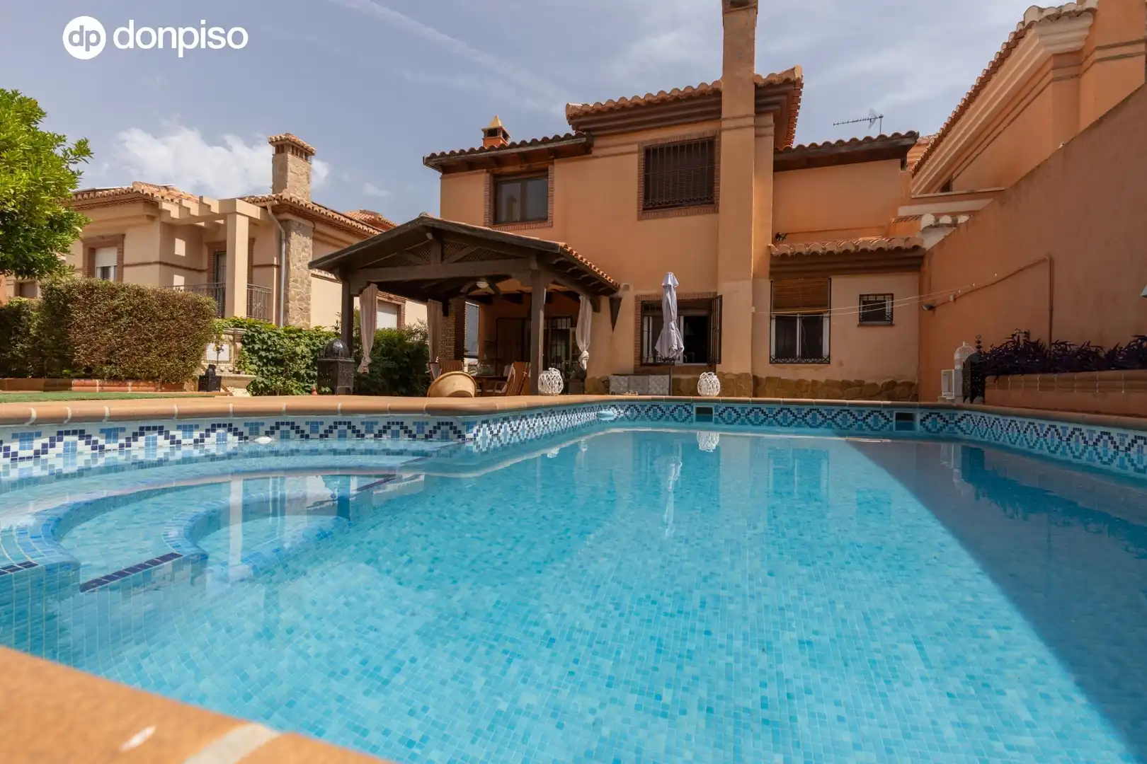 Chalet con terraza en venta en Calle BRASIL, imagen 3
