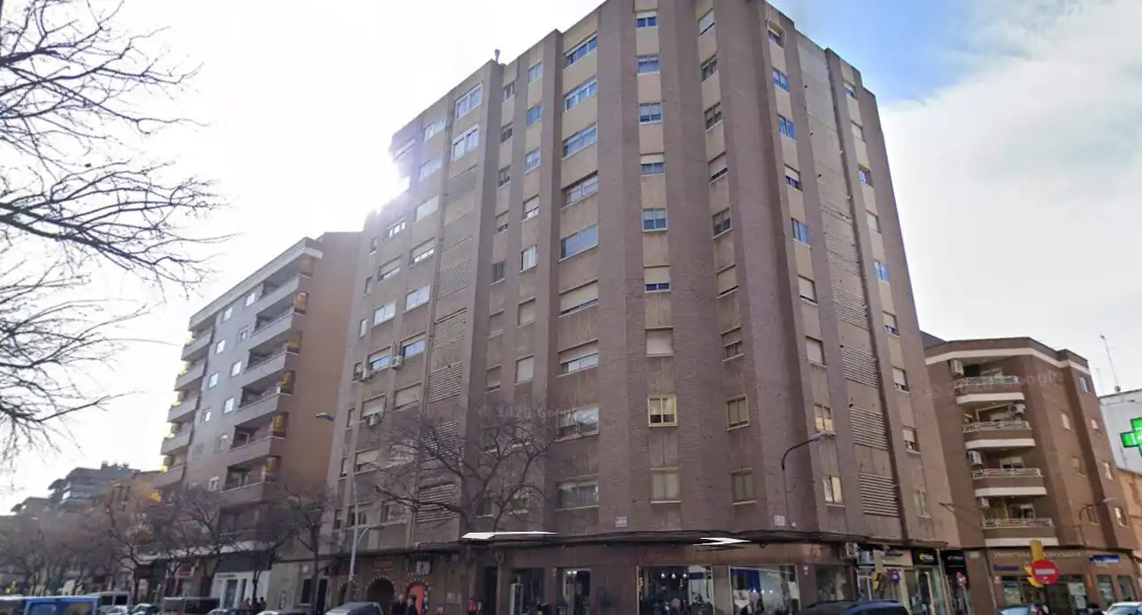 Vista exterior de Pis en venda en La Almozara
