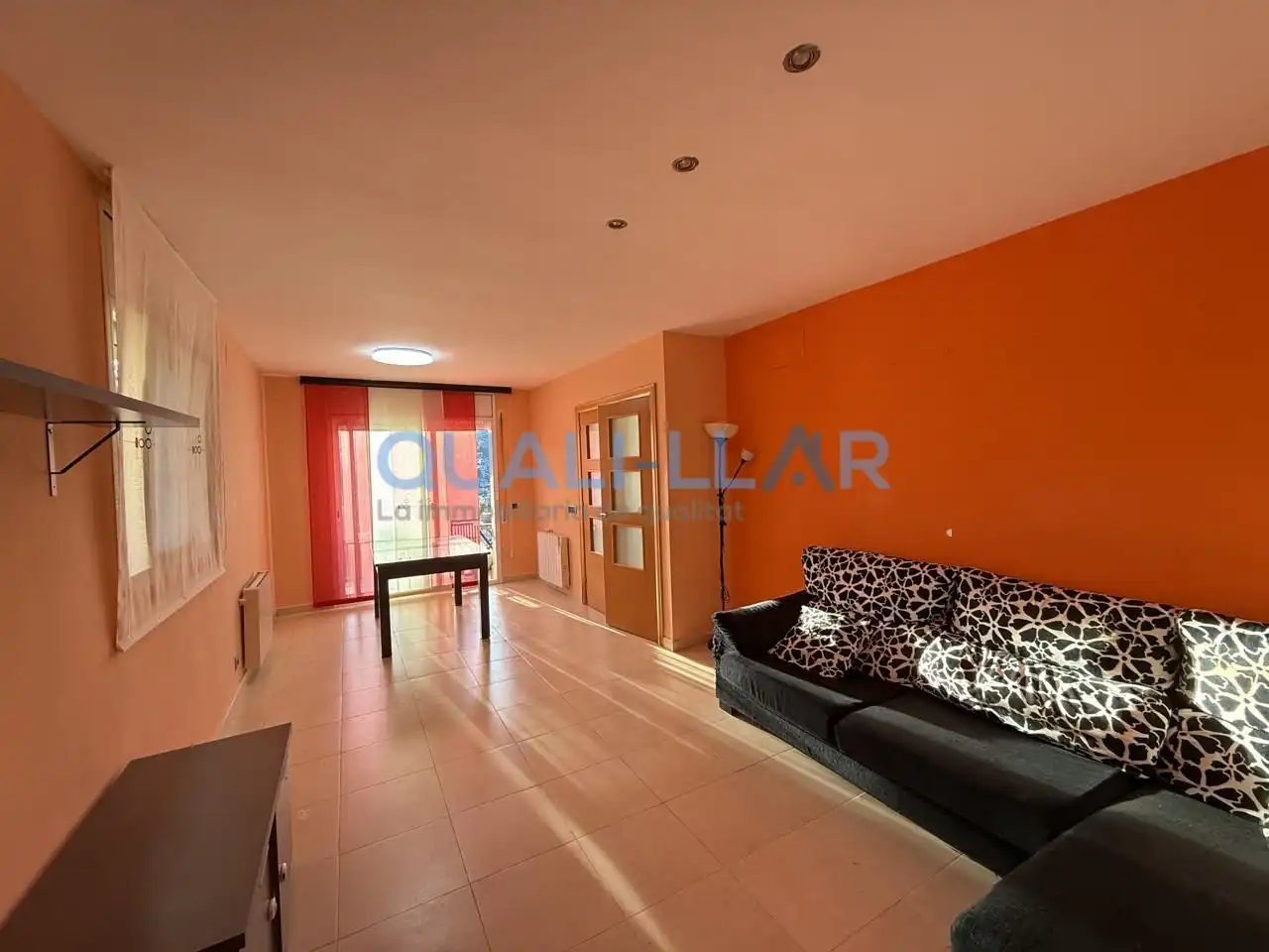 Sala d'estar de Casa o xalet en venda en Cervelló amb Calefacció, Jardí privat i Parquet