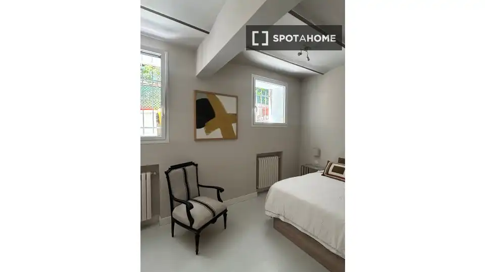 Bedroom of Flat for rent in Madrid  with Air Conditioner, Heating and Furnished