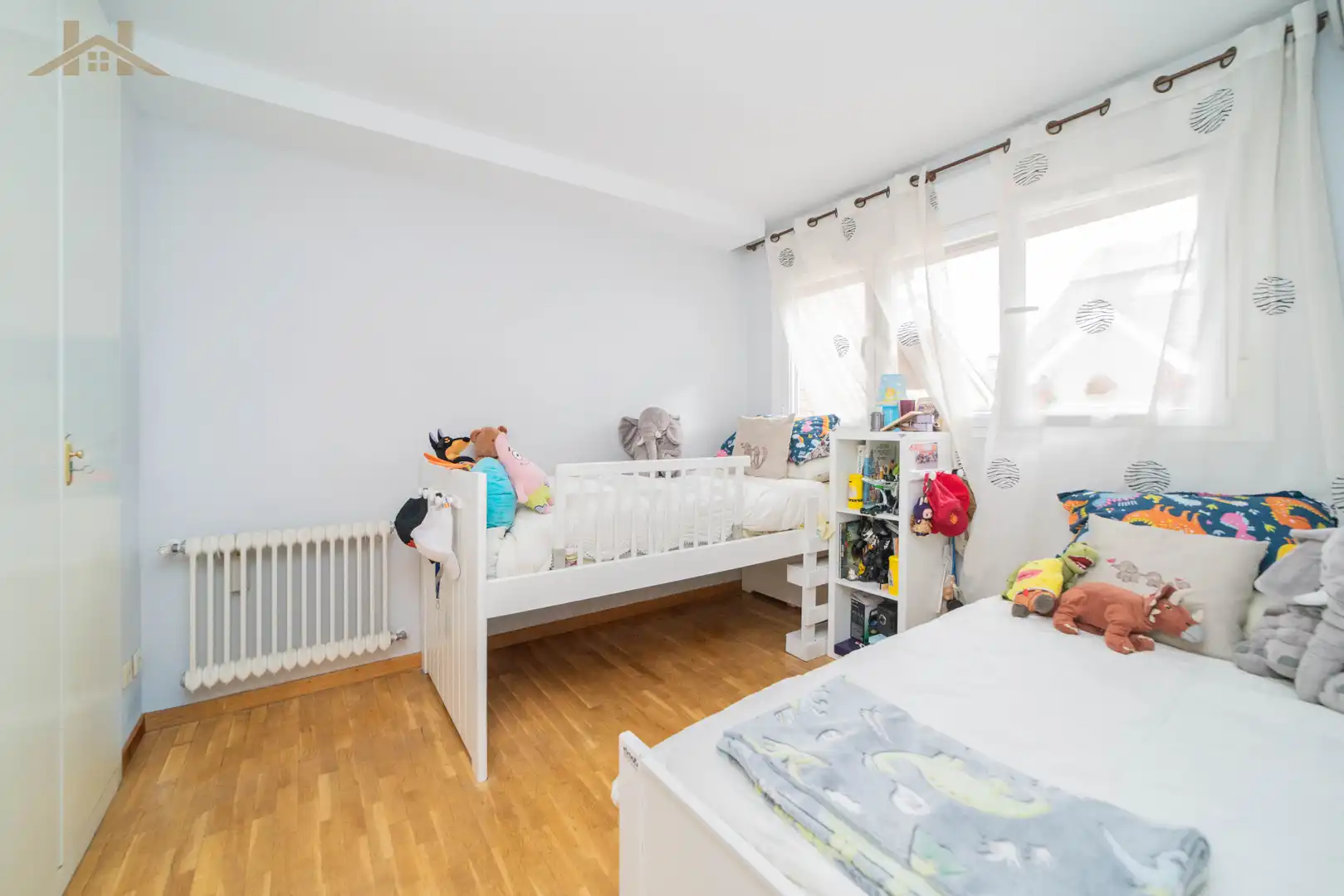 Schlafzimmer von Einfamilien-Reihenhaus zum Verkauf in Madrid mit Klimaanlage, Heizung und Terrasse