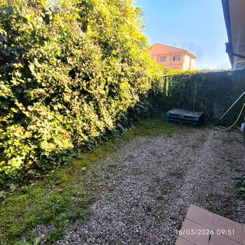 Casa adosada en Alquiler en Calle Isla de Lobeira, 54 en Parque de la Coruña - Las Suertes