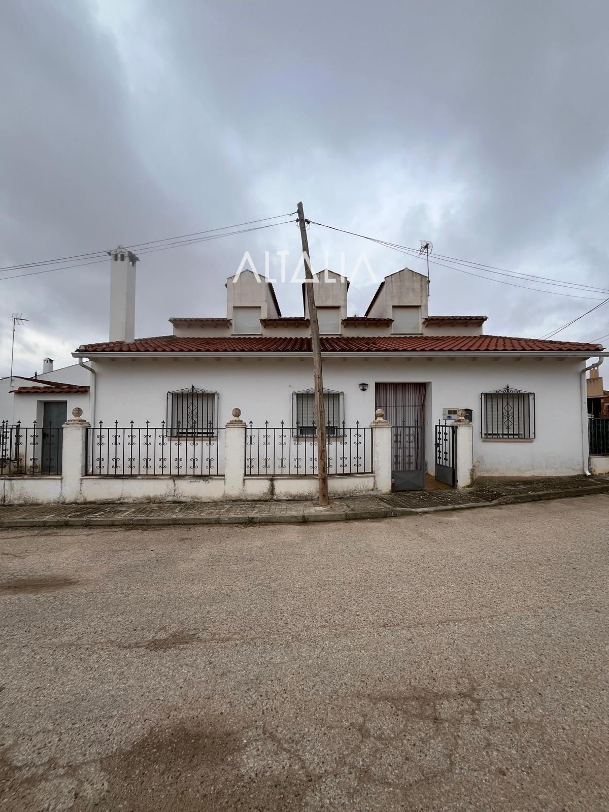 Vista exterior de Casa o chalet en venta en Hontanaya con Calefacción y Trastero