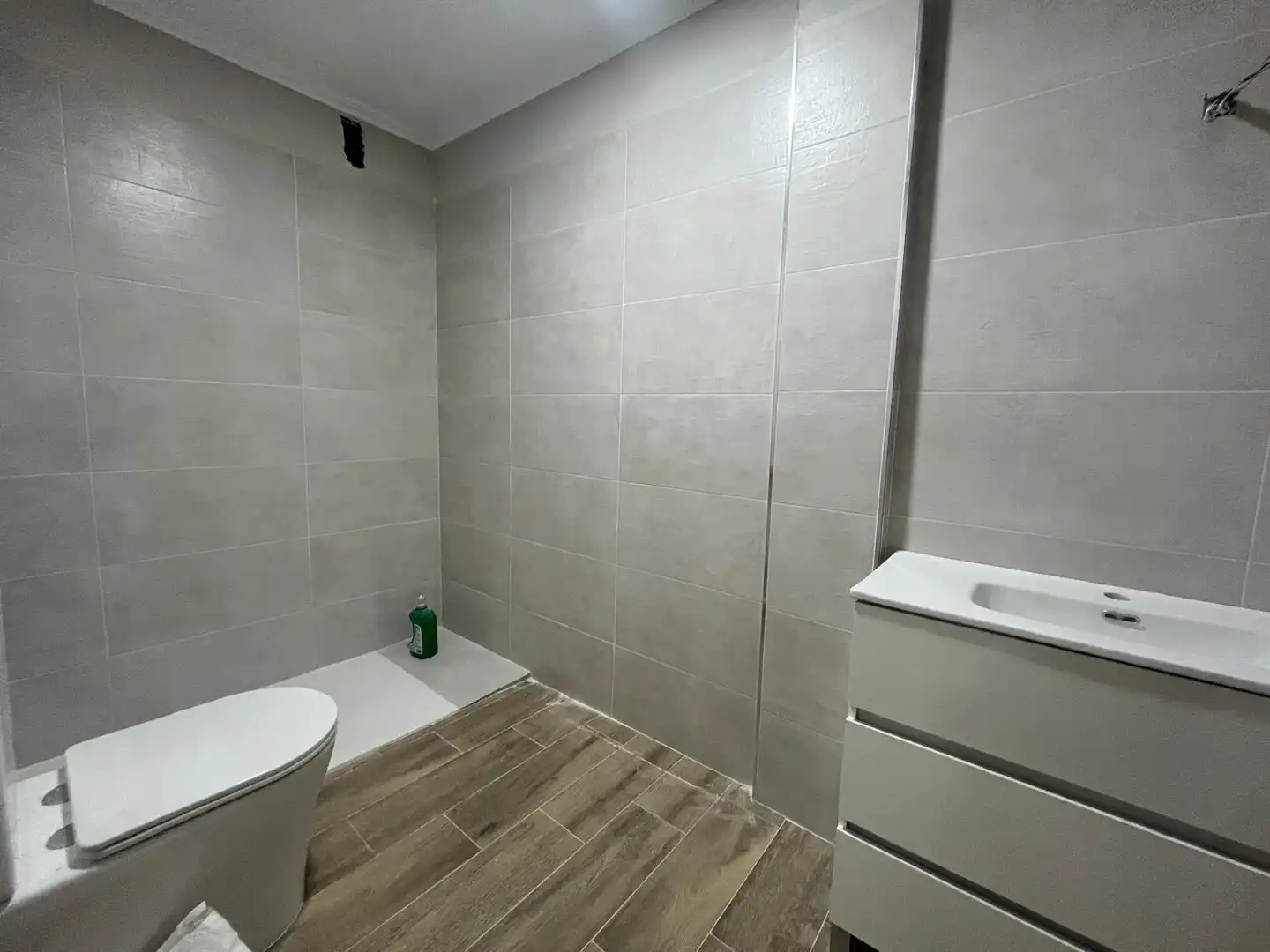 Bathroom of Flat for sale in Tomelloso  with Air Conditioner, Furnished and Balcony