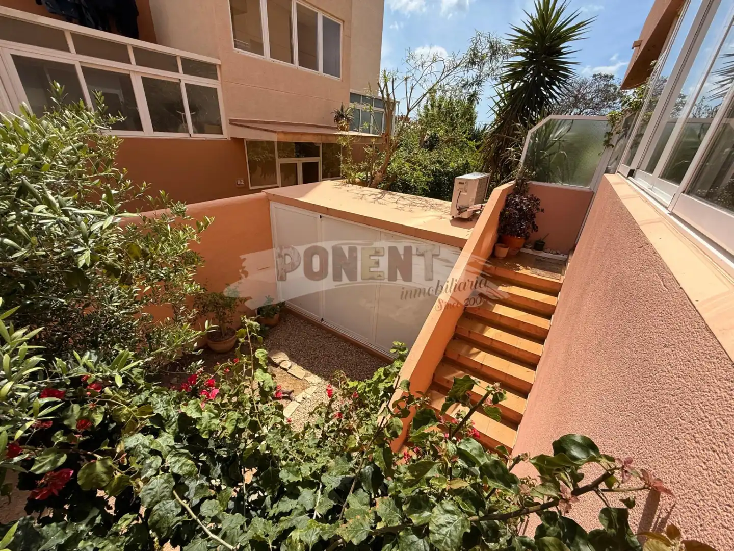 Außenansicht von Erdgeschoss zum Verkauf in Santa Eulària des Riu mit Klimaanlage, Terrasse und Abstellraum