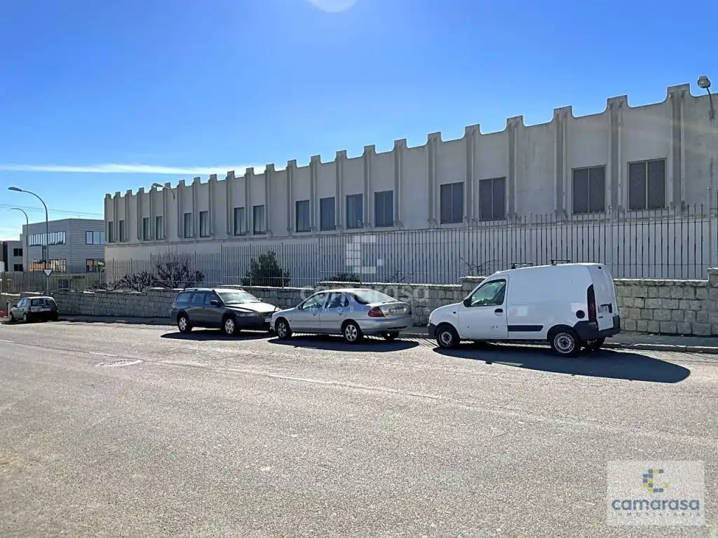 Industrial buildings for rent in Calle Río Órbigo, 9, Hervencias Altas - El Pinar