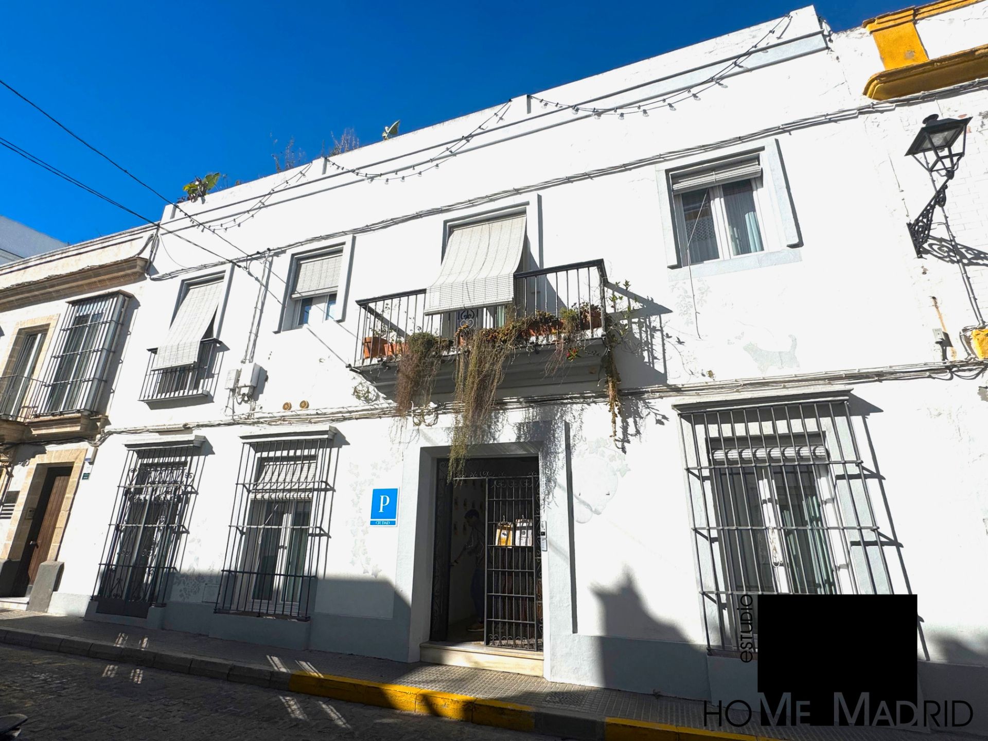 Exterior view of Single-family semi-detached for sale in El Puerto de Santa María  with Air Conditioner, Heating and Terrace