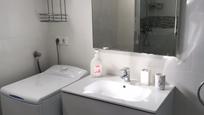 Bathroom of Flat for sale in San Bartolomé de Tirajana  with Air Conditioner, Terrace and Furnished