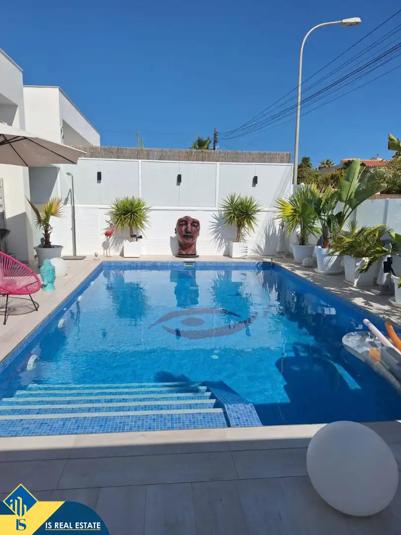 Villa avec piscine à vendre à Zona Carrefour - Urbanizaciones