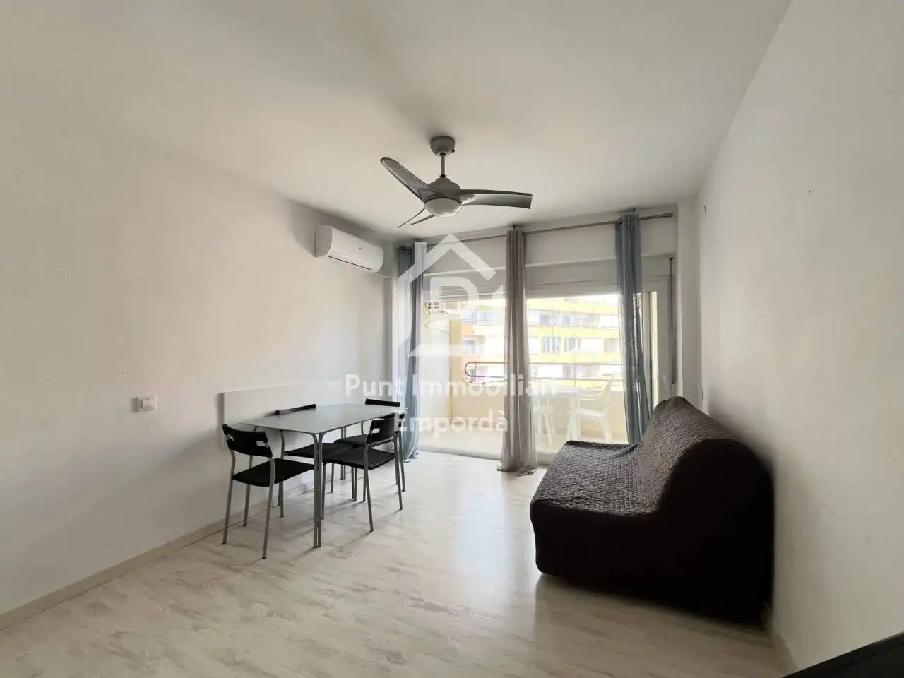 Exterior view of Study for sale in Roses  with Air Conditioner, Parquet flooring and Terrace