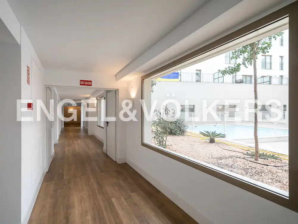 Flat for sale in Valencia  with Air Conditioner, Heating and Storage room