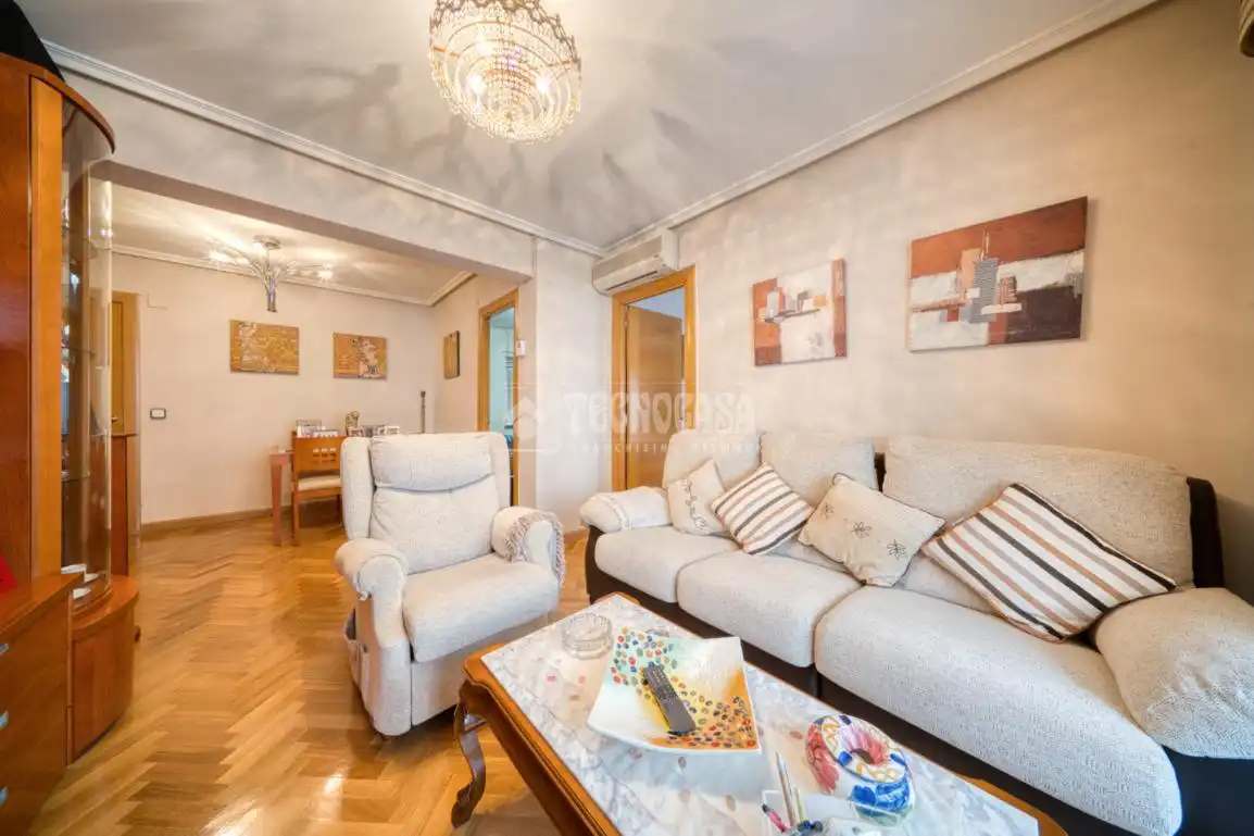 Sala de estar de Piso en venta en Valladolid con Calefacción, Terraza y Trastero