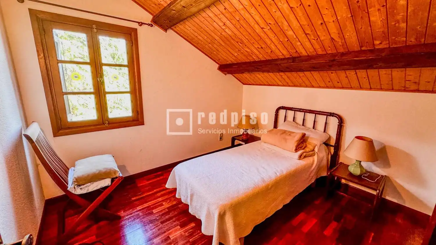 Habitación de Casa o chalet en venta en Abegondo con Parquet, Terraza y Amueblado