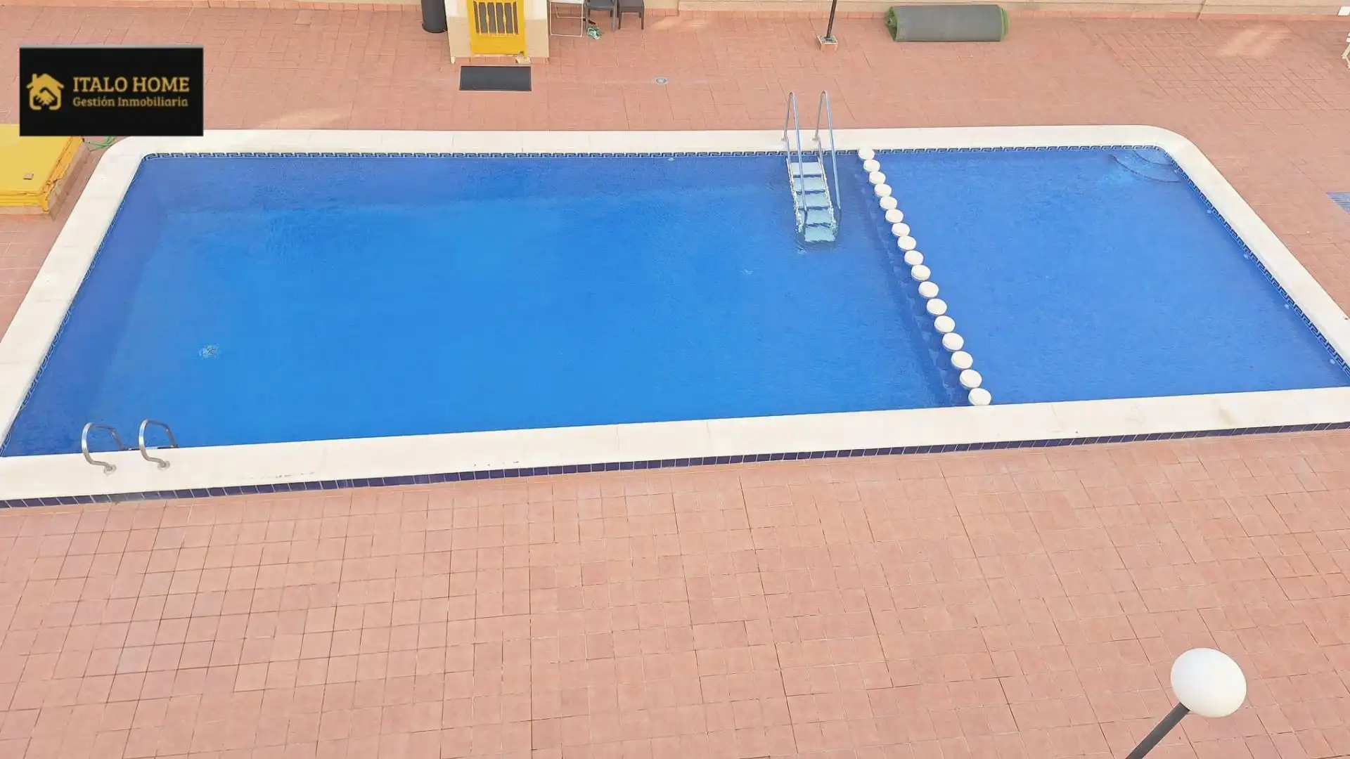 Piscina de Piso en venta en Torrevieja con Piscina comunitaria