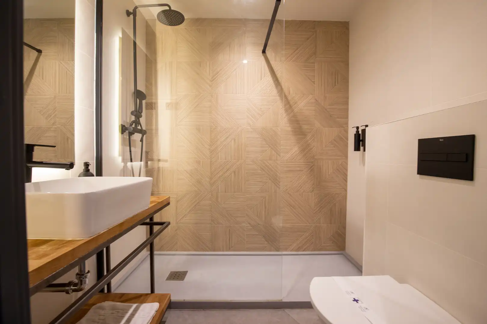 Baño de Piso de alquiler en Madrid con Aire acondicionado, Calefacción y Amueblado