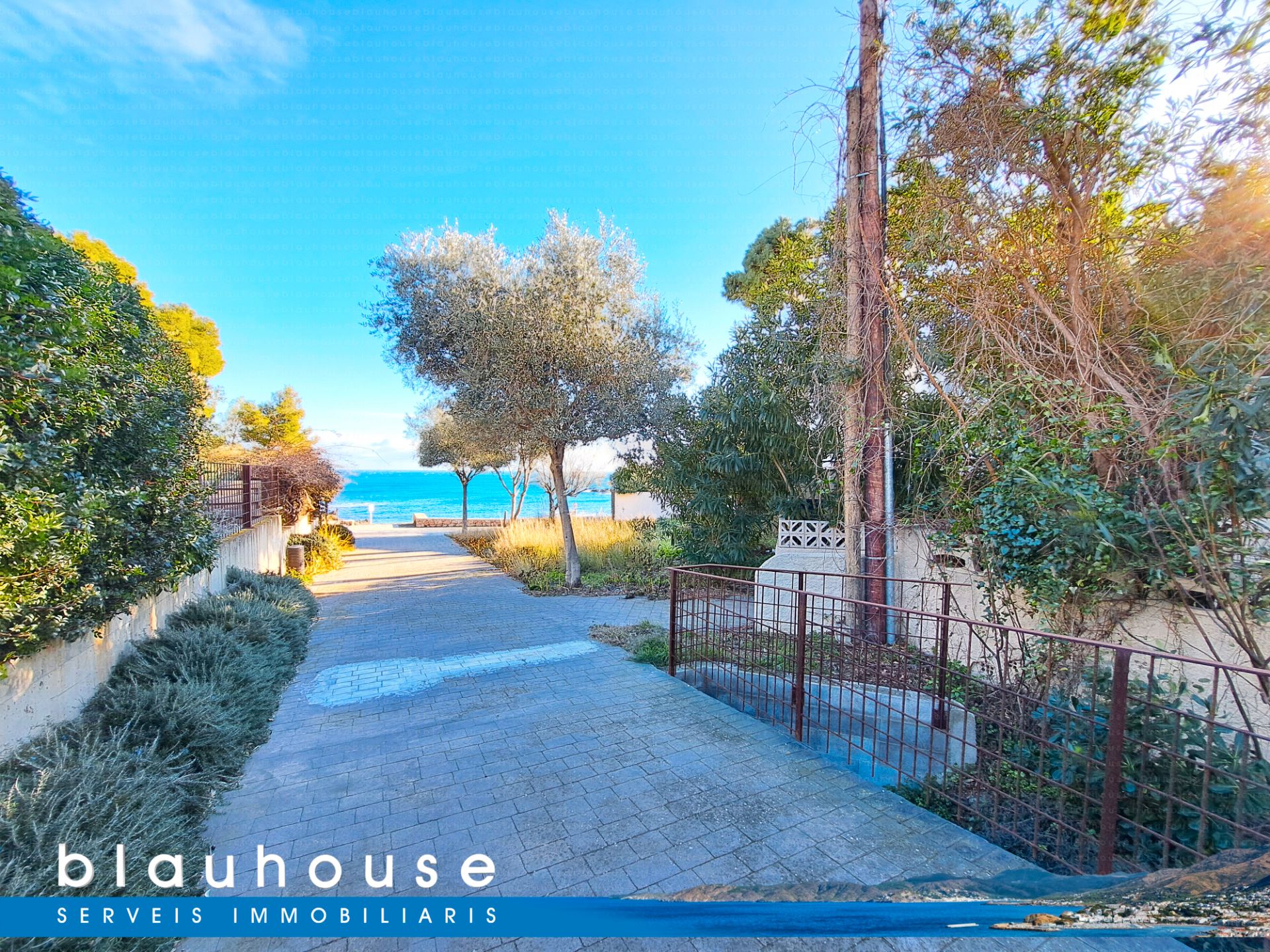 Vista exterior de Apartament en venda en Llançà amb Aire condicionat, Calefacció i Terrassa
