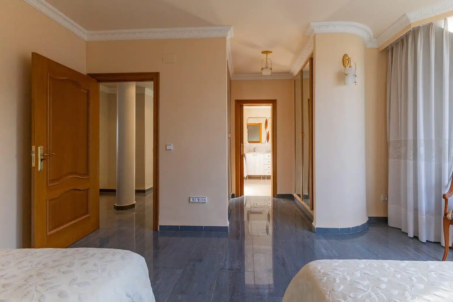 Habitación de Casa o chalet en venta en Chiva con Aire acondicionado, Terraza y Piscina