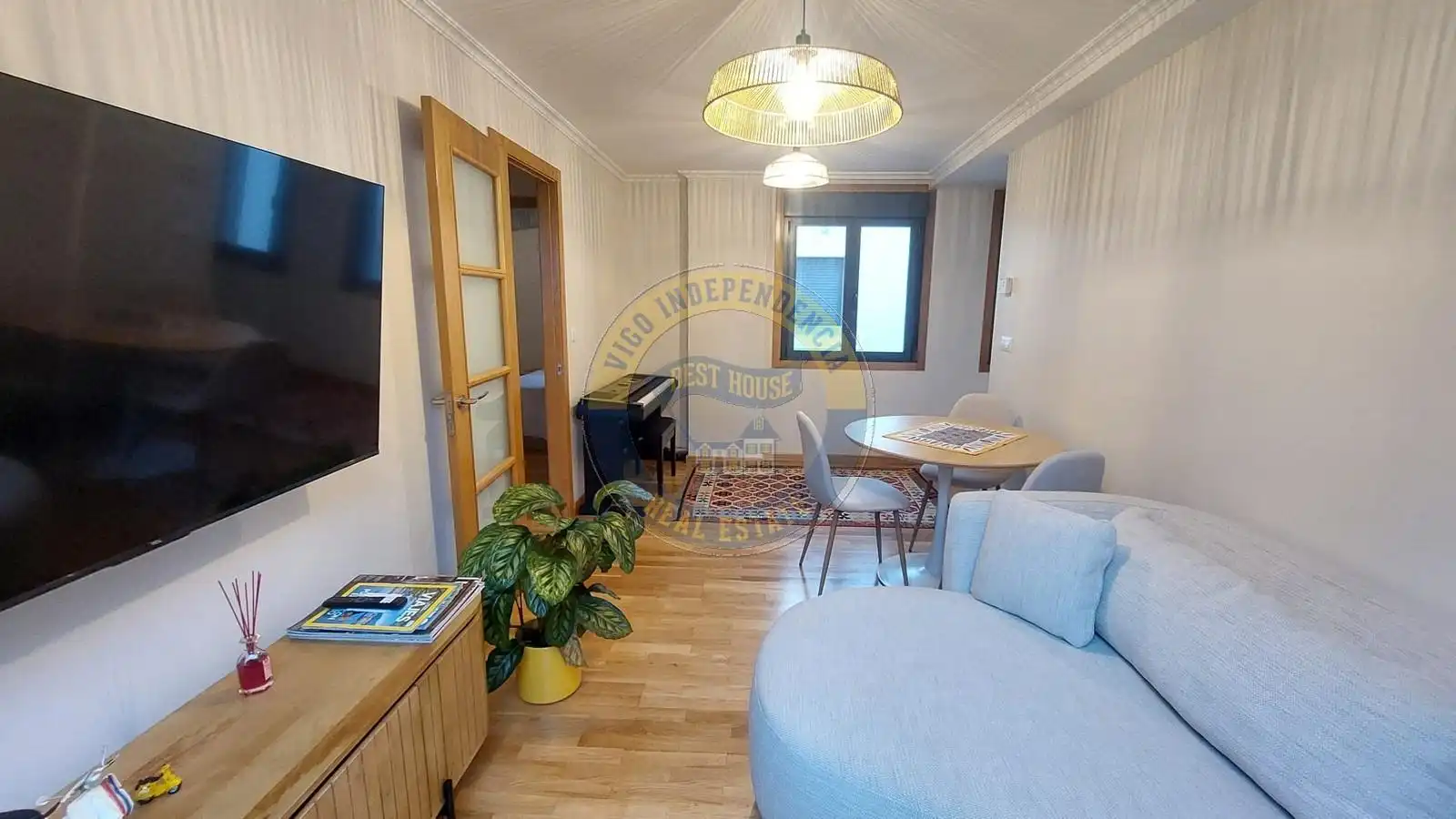 Sala de estar de Ático en venta en Vigo  con Calefacción, Parquet y Terraza