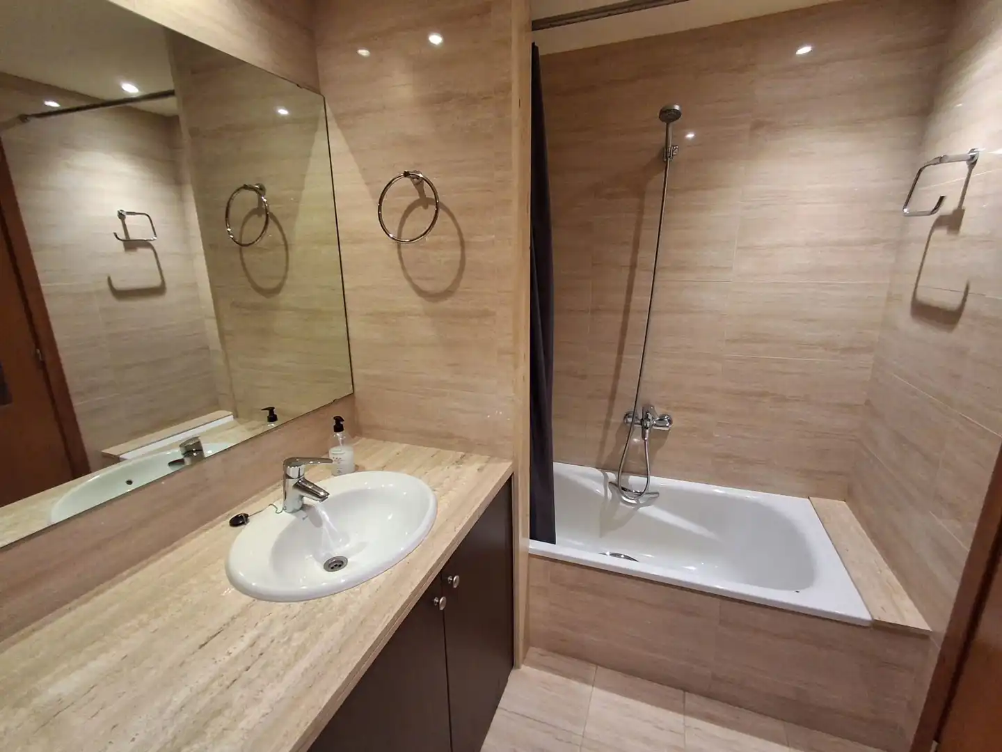 Badezimmer von Wohnung zum Verkauf in L'Ampolla mit Klimaanlage, Heizung und Terrasse