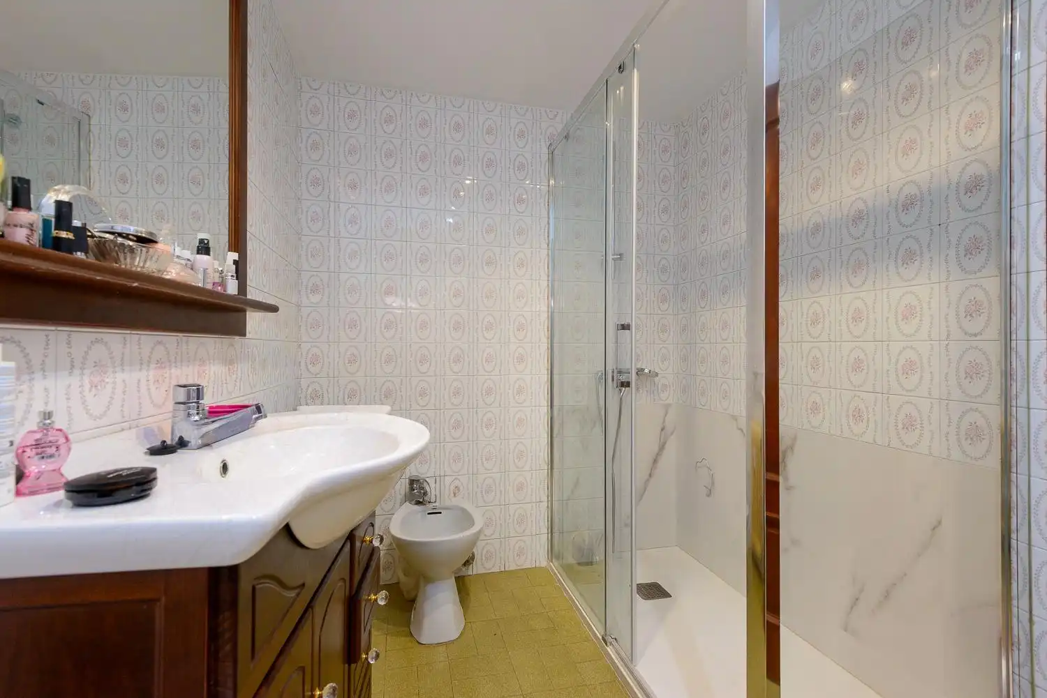 Baño de Piso en venta en Siero con Calefacción