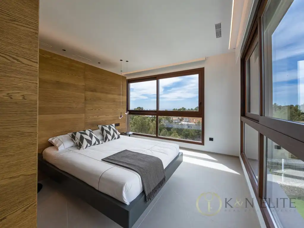 Dormitori de Casa o xalet en venda en Benidorm amb Aire condicionat, Terrassa i Piscina