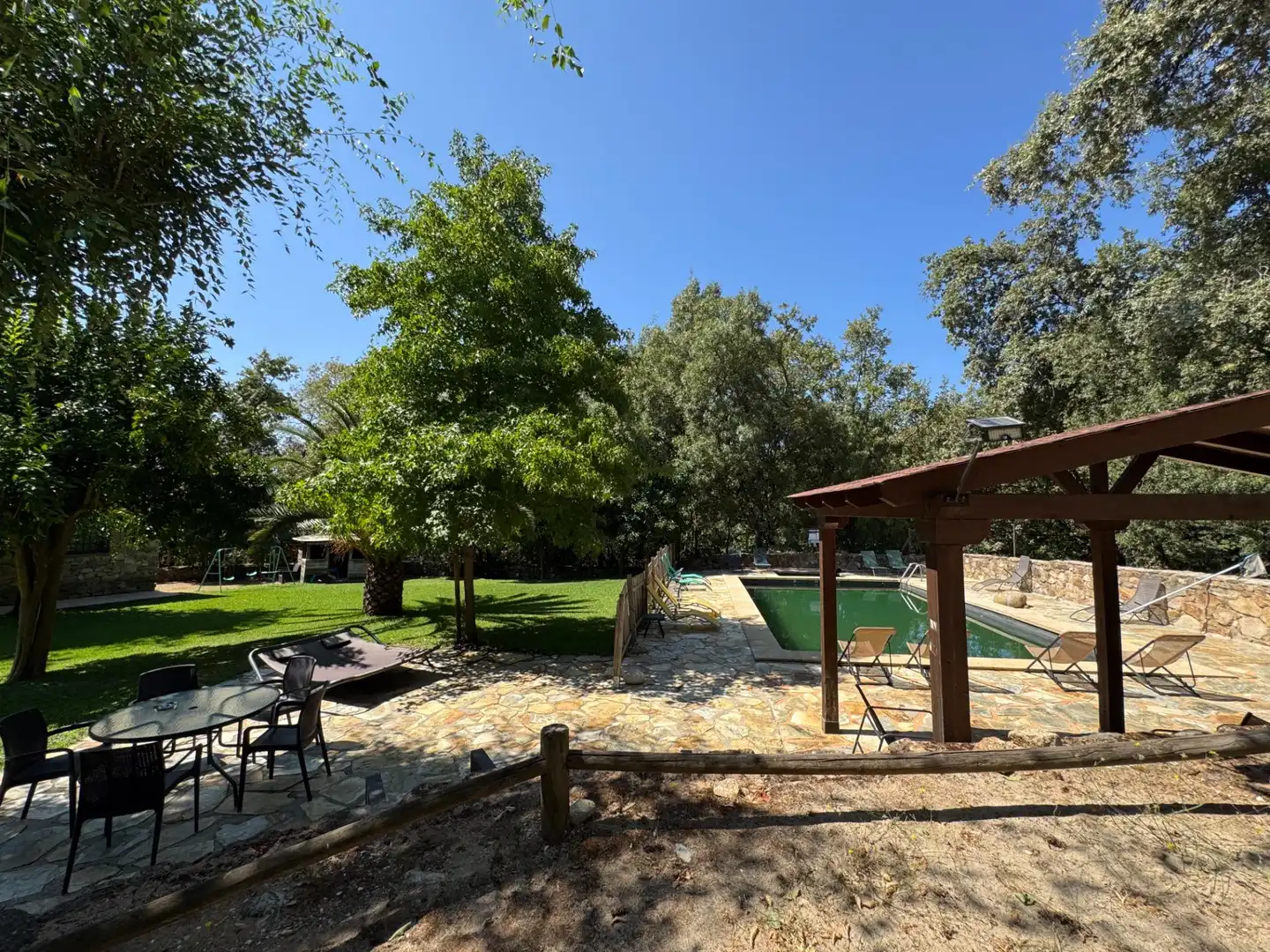 Piscina de Casa o xalet en venda en Candeleda amb Aire condicionat, Calefacció i Jardí privat