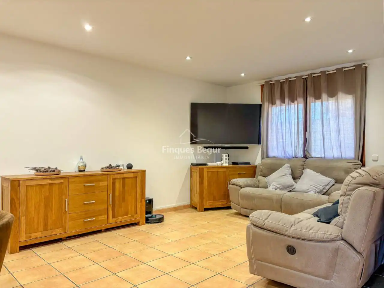 Sala de estar de Casa adosada en venta en Palafrugell con Aire acondicionado, Calefacción y Terraza