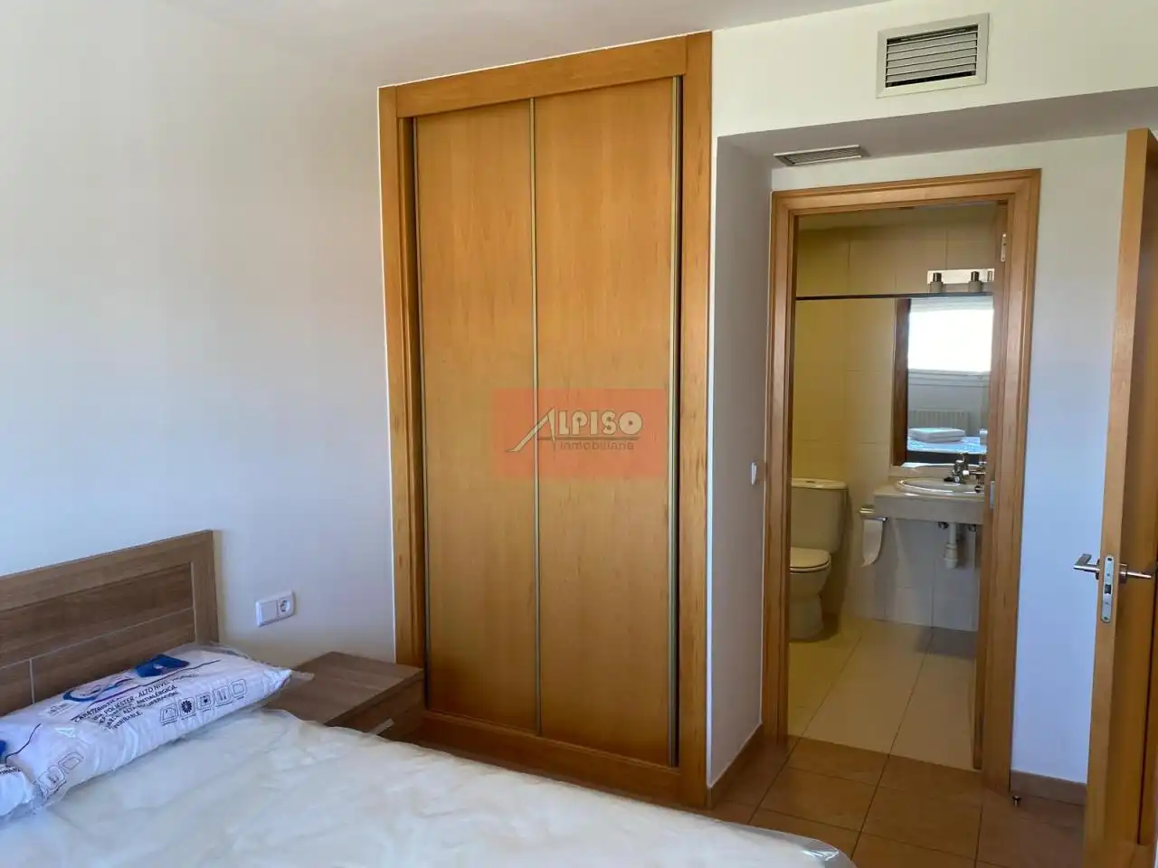 Habitación de Piso de alquiler en Ourense Capital  con Calefacción y Amueblado
