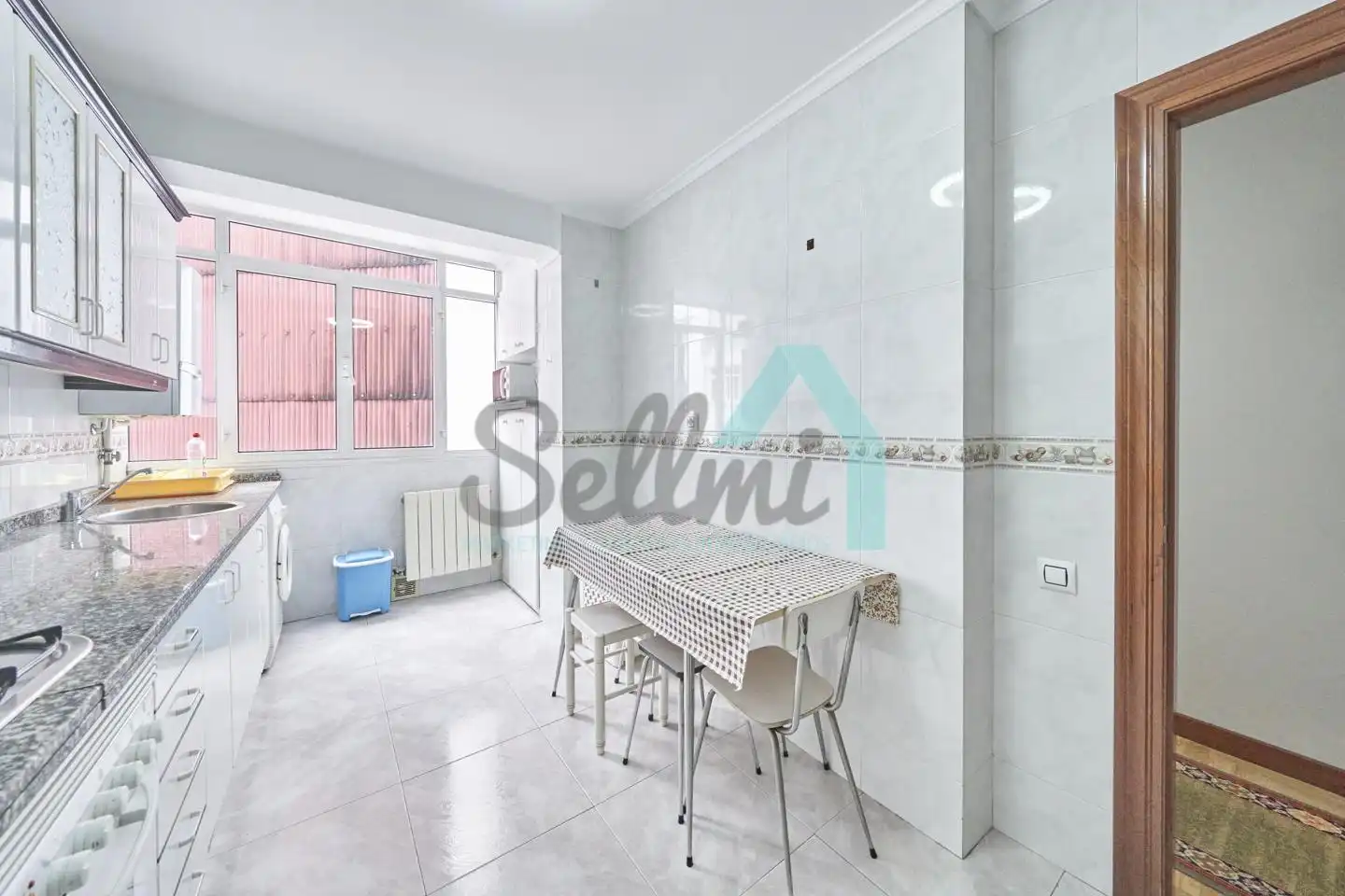 Kitchen of Flat for rent in Oviedo   with Heating, Parquet flooring and Furnished