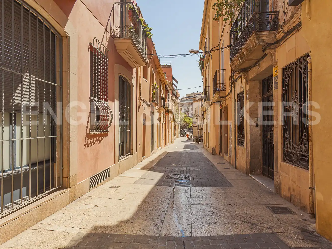 Vista exterior de Casa adosada en venda en Barcelona amb Calefacció i Terrassa