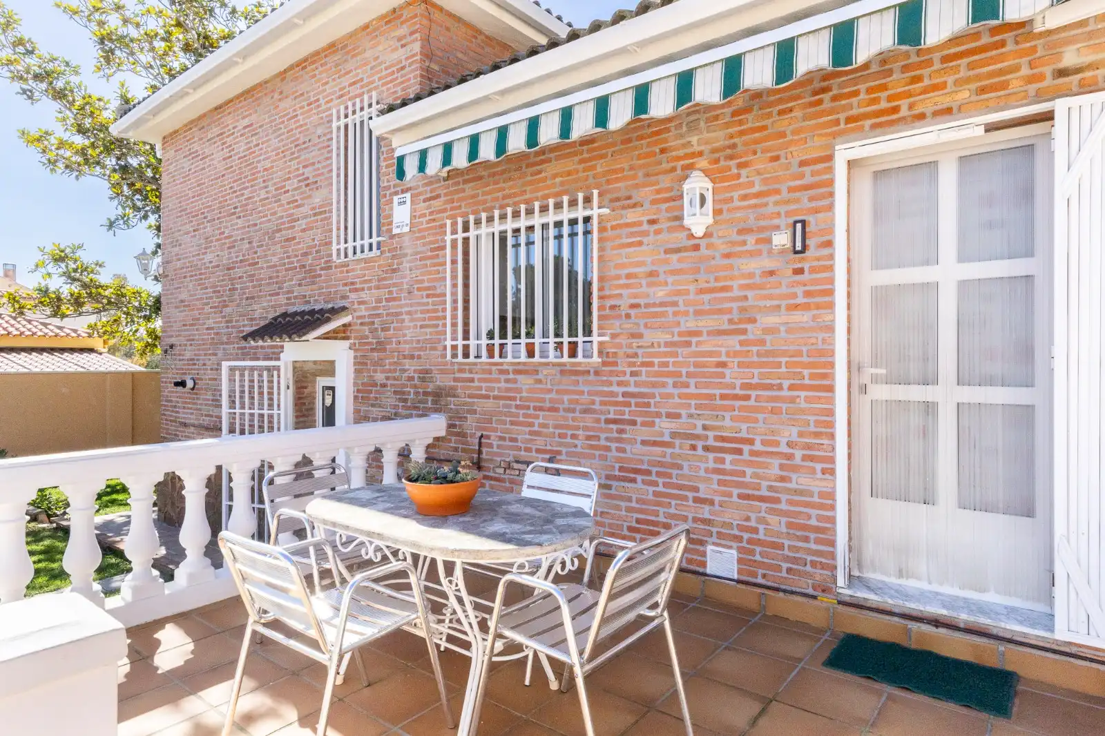 Terrassa de Casa o xalet en venda en Montserrat amb Aire condicionat, Calefacció i Jardí privat