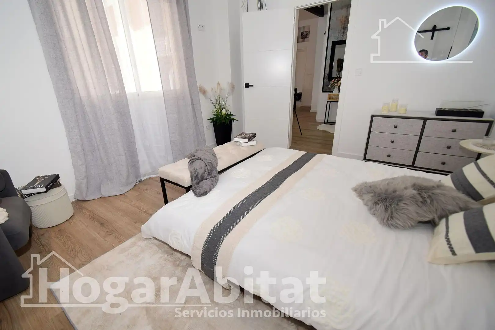 Bedroom of Attic for sale in Picassent  with Parquet flooring, Terrace and Furnished