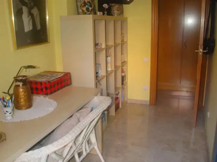 Habitación de Piso en venta en L'Hospitalet de Llobregat con Aire acondicionado, Terraza y Balcón
