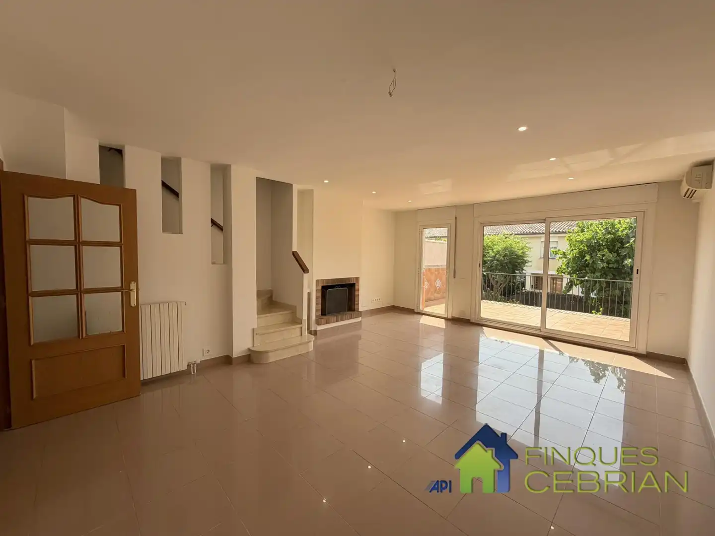 Sala de estar de Casa adosada de alquiler en Alella con Calefacción, Jardín privado y Terraza