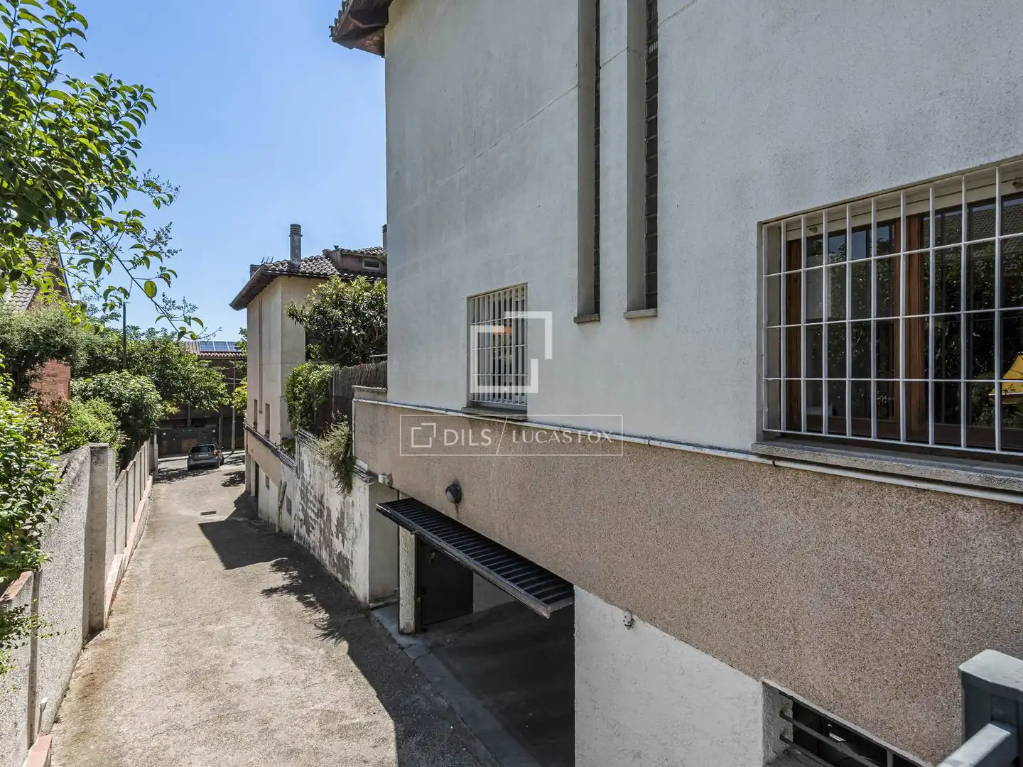 Vista exterior de Casa o xalet en venda en Sant Cugat del Vallès amb Aire condicionat, Calefacció i Jardí privat
